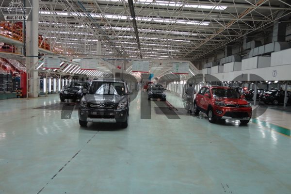 Фото производственной линии на спроектированном автомобильном заводе
